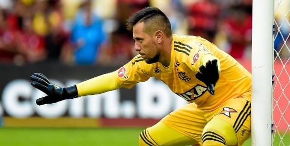 Após quase sair, Diego Alves vira homem de confiança do novo Flamengo