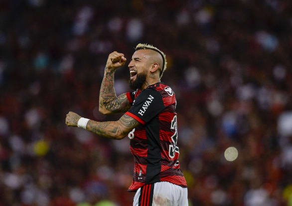 Flamengo vive polêmicas por curtidas nas redes sociais