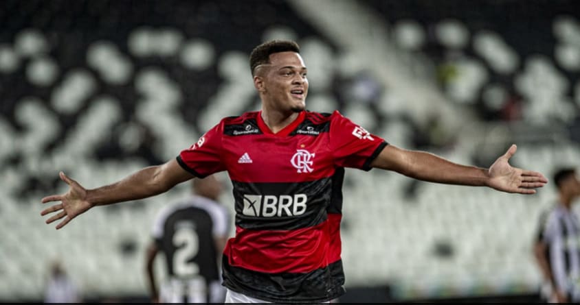 Com reservas, Flamengo vence o Botafogo no Nilton Santos e assume liderança da Taça Guanabara