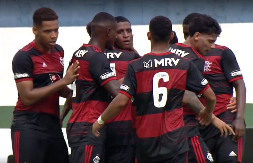 Em jogo com raios e gol olímpico, Vasco e Flamengo empatam pelo Brasileirão Sub-20