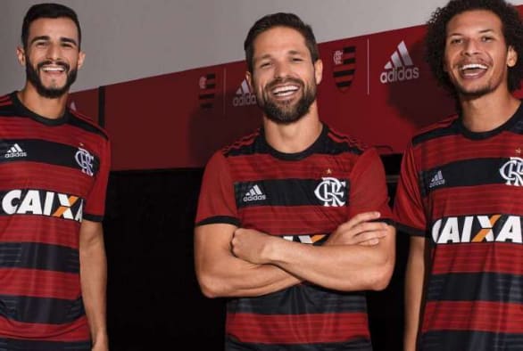 Site revela detalhes das novas camisas do Flamengo para 2019