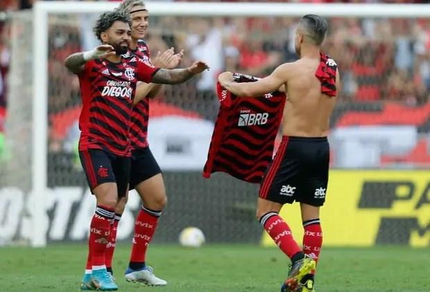 Diego analisa passagem da camisa 10 do Flamengo para Gabi e revela se irá ao Mundial