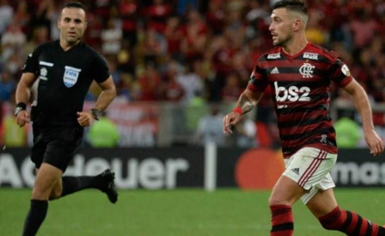 Árbitro que esteve em bi da Libertadores vai apitar jogo de ida entre Flamengo e Del Valle na Recopa