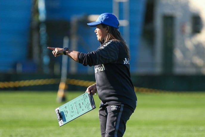 Técnica do Grêmio projeta Gre-Nal pelo Brasileirão feminino