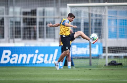 Escalação do Grêmio: Maicon volta, mas Kannemann fica fora contra o Goiás