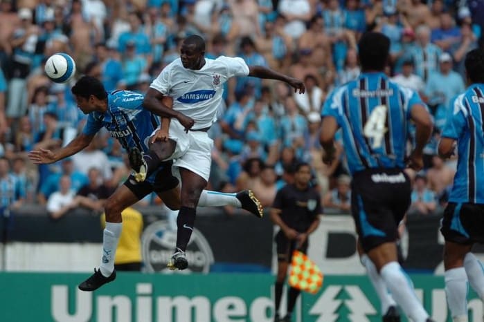 Torcida organizada do Corinthians divulga nota pedindo vingança ao rebaixar o Grêmio