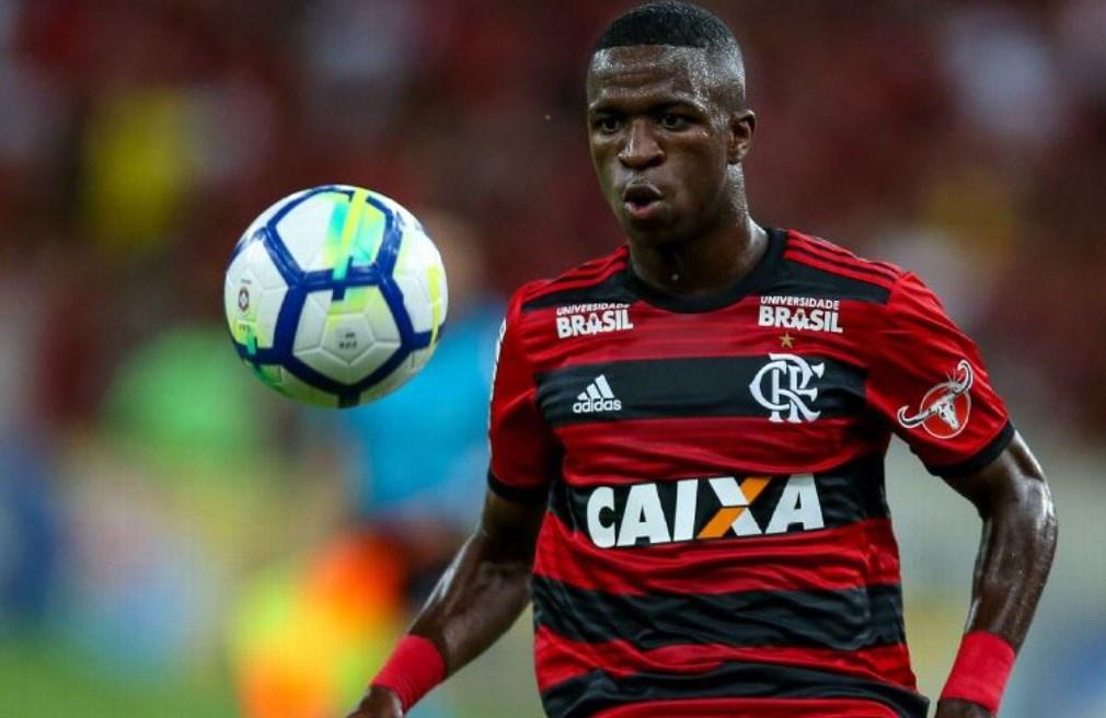 Ex-companheiro diz como Vinicius Jr. causava alvoroço no Flamengo: Os caras ficavam doidos