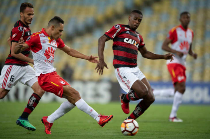 No Maracanã vazio, Flamengo tropeça no Santa Fe pela Libertadores