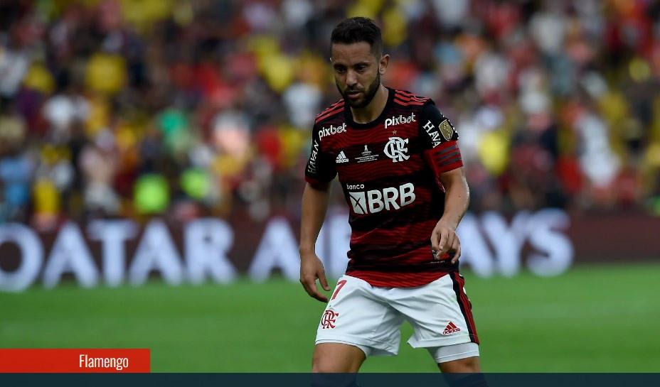 Everton Ribeiro sai em defesa de Vítor Pereira: Está se ambientando