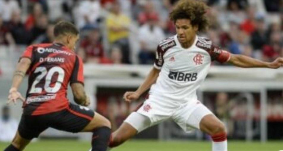 Arão admite problemas contra o Athletico e mira duelo na Libertadores