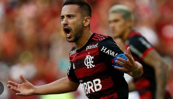 RENOVA OU VAI EMBORA? Jornalista revelou tudo sobre futuro Everton Ribeiro dentro do Flamengo