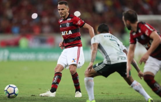 Renê diz que só cai nas graças da torcida do Flamengo com título: Isso marca o jogador no clube