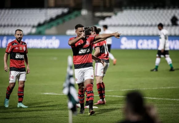 Atuações do Flamengo: Rodrigo Muniz decide em noite impecável de Filipe Luís e Willian Arão