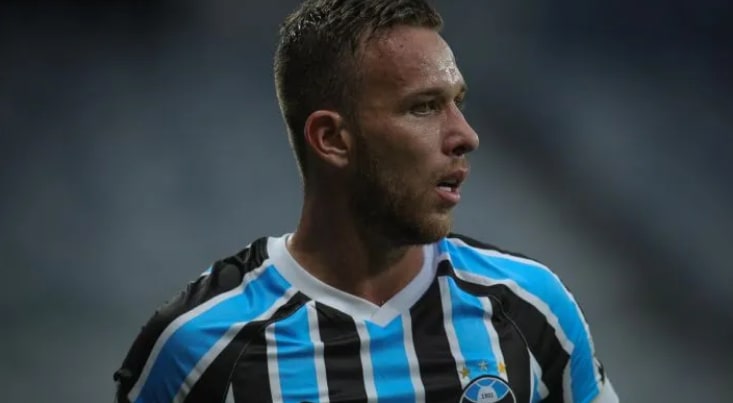 Em baixa na Europa, Arthur pode deixar Juventus e render bolada ao Grêmio