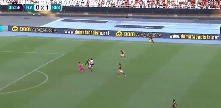 Veja a falha de Diego alves no segundo gol do Resende