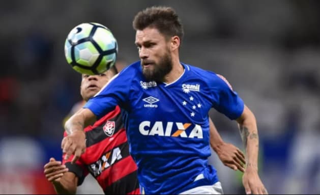 Rafael Sobis se pronuncia e diz ser difícil ficar no Cruzeiro em 2019