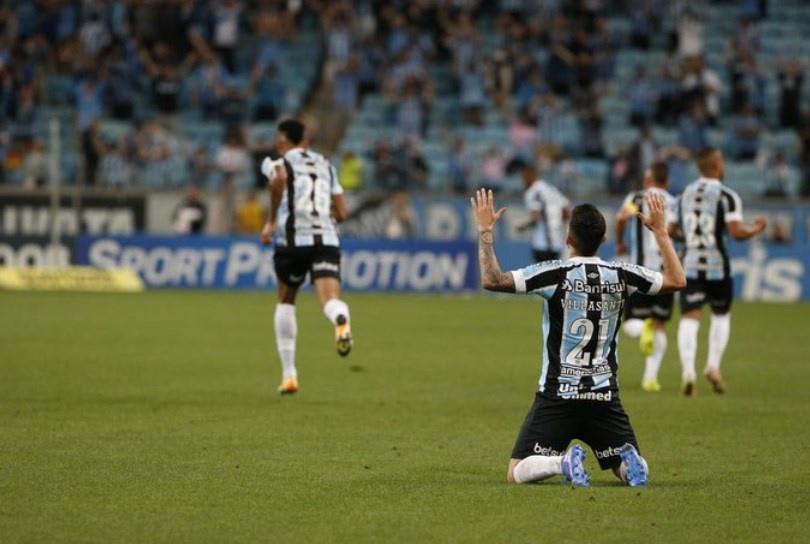 Prometo ao menos mais nove vitórias, diz vice de futebol do Grêmio