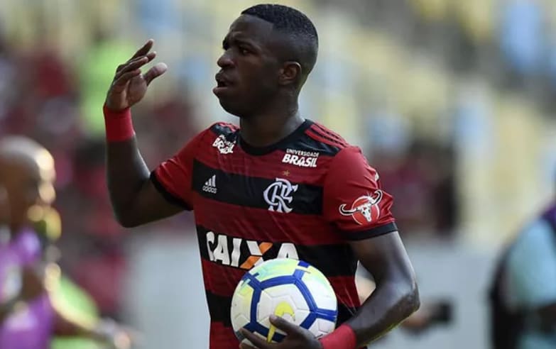 Acordo entre Flamengo e Real Madrid veta empréstimo de Vinicius Junior na Europa