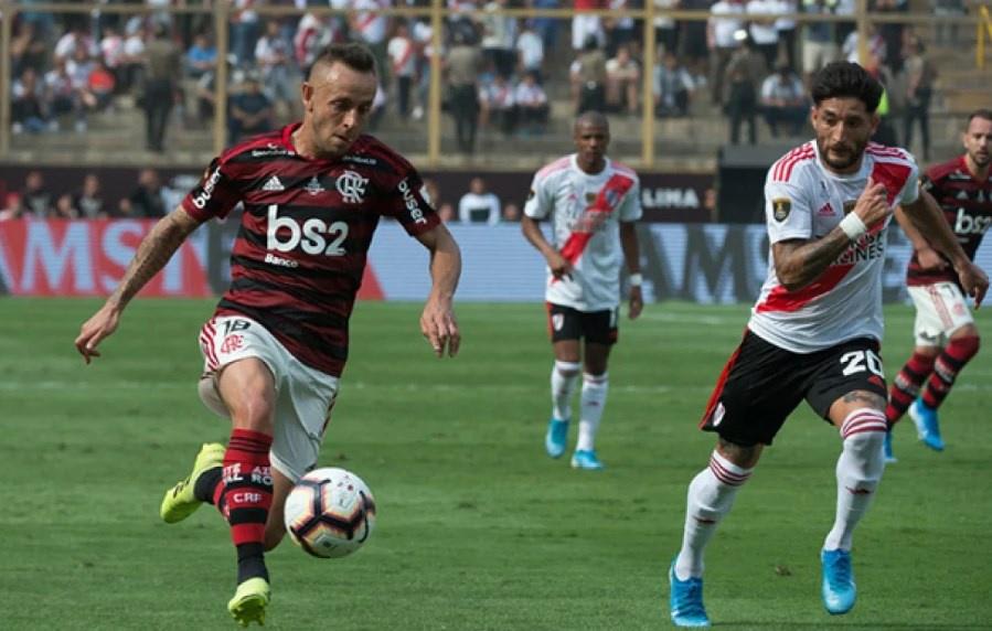 Rafinha relembra saída do Flamengo e conta que ficou sem falar com Filipe Luís: Não me respondia