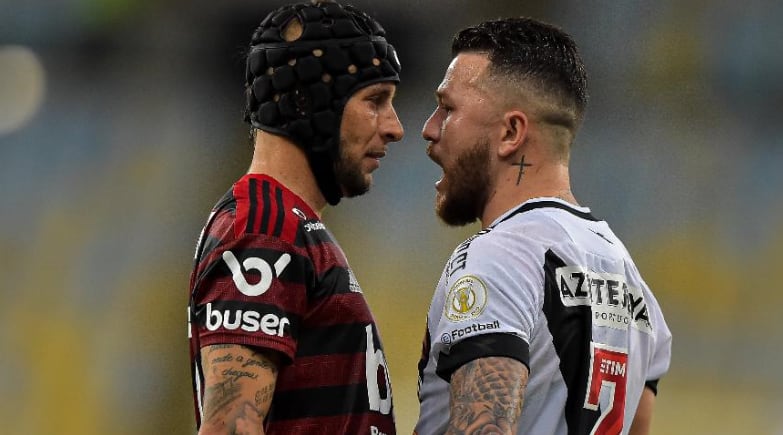 Clássico entre Flamengo e Vasco termina em confusão entre jogadores