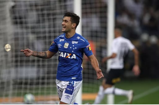 Arrascaeta revela desejo de jogar na Europa, mas desconversa sobre saída do Cruzeiro