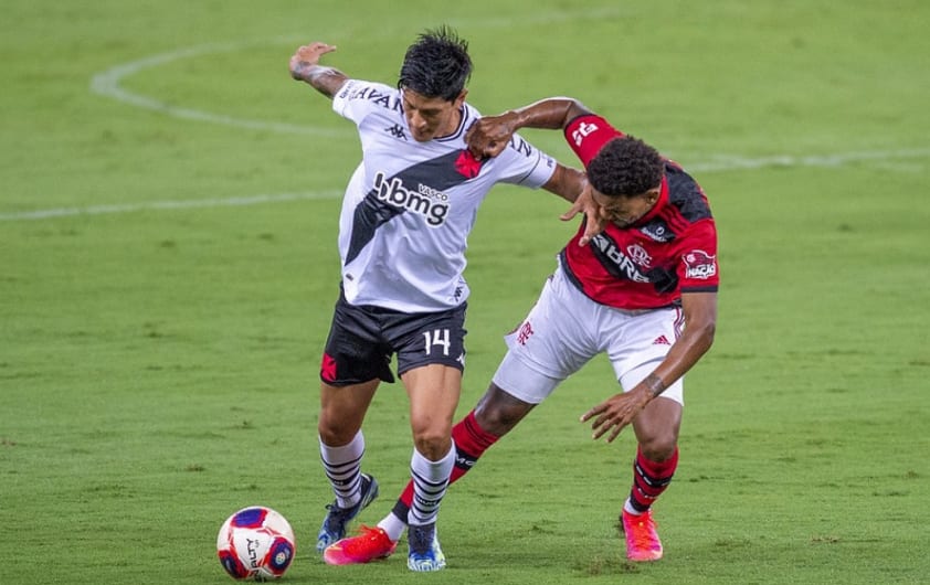 Irreconhecível, Flamengo joga mal e é derrotado pelo Vasco no Maracanã