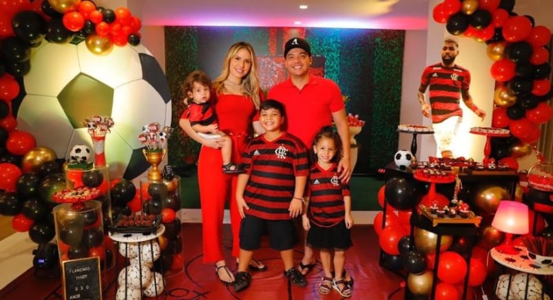 Filho de Safadão comemora aniversário com festa temática do Flamengo