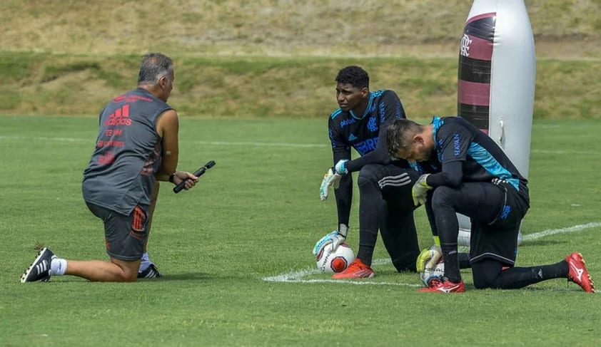 Montanha-russa de Hugo e Diego Alves mantém vaga aberta e explica procura do Flamengo por goleiro