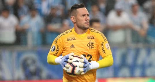 Diego Alves prega tranquilidade no Flamengo e exalta semifinal: Terreno que eu gosto