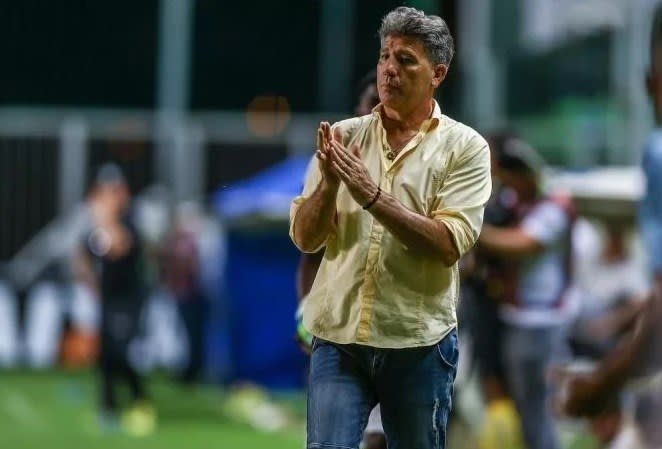 Renato destaca sua participação em contratações e diz que só pediu Thiago Neves como meia