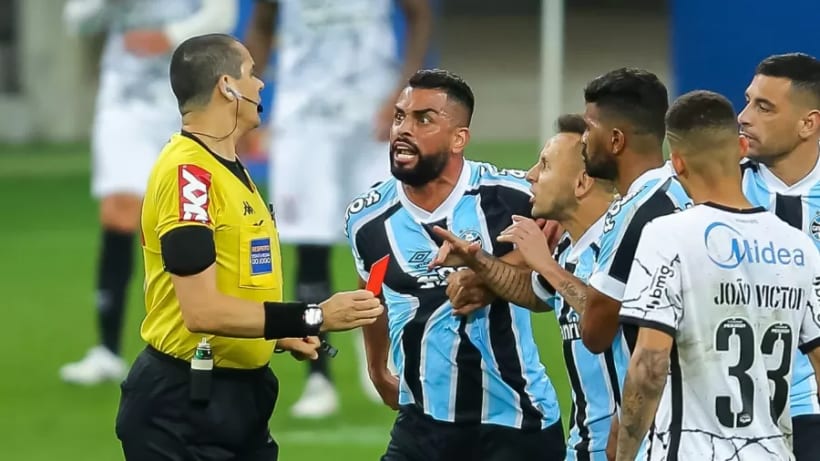 Muito triste, Rafinha revela surpresa com saída de Maicon do Grêmio