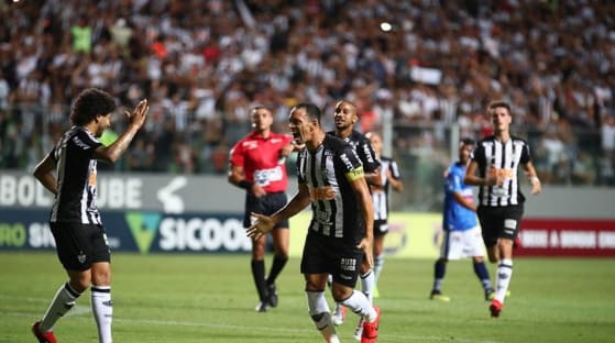 Ricardo Oliveira se iguala a Zico em número gols na Libertadores