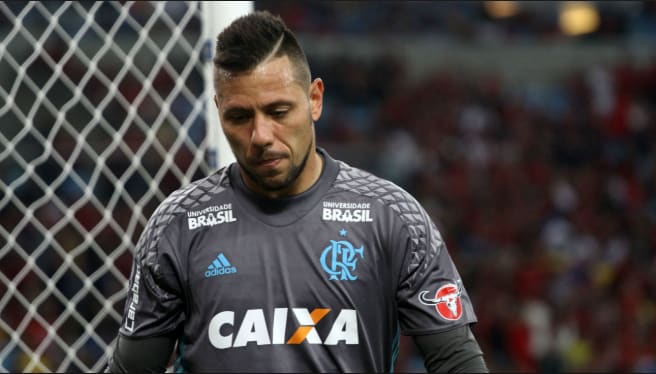 Diego Alves ficou muito próximo de deixar o Flamengo; Abel e Braz