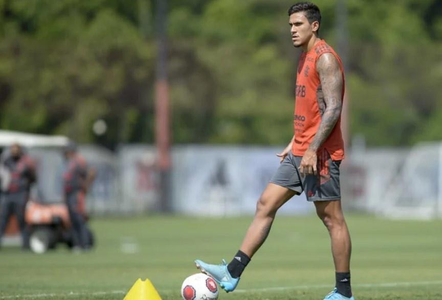 Investimento feito e condições para sair: a situação de Pedro no Flamengo