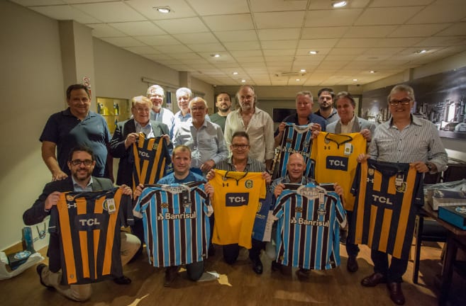 Diretorias de Grêmio e Rosario Central almoçam em clima de confraternização