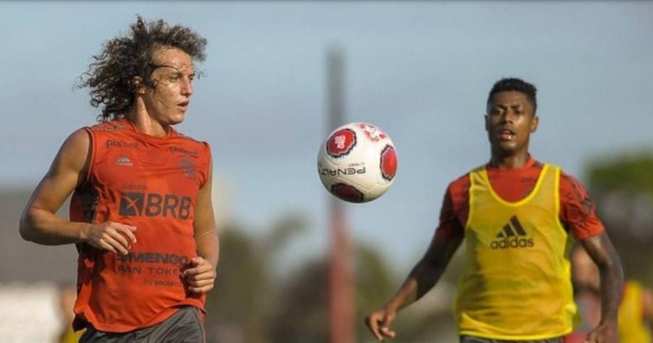 Com David Luiz e Bruno Henrique, Flamengo encerra preparação para último teste antes da Supercopa