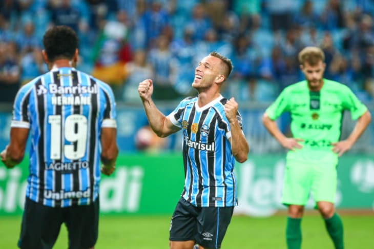 Em jogo eletrizante, Grêmio empata com Corinthians no Brasileiro