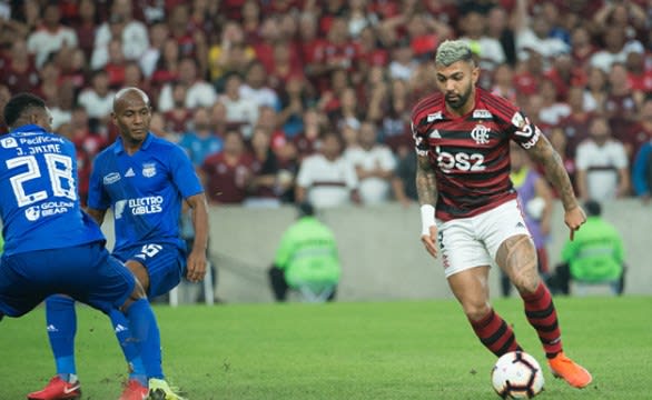 Gabigol sente dores na posterior da coxa e será reavaliado no Ninho