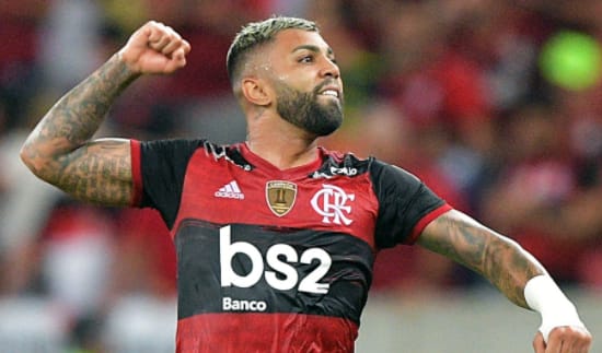 Gabigol está na história do Flamengo, mas ele não é o Zico, diz jornalista