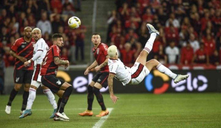 Narração do gol de Pedro, por Villani, viraliza entre os torcedores do Flamengo nas redes sociais