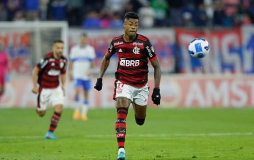 Bruno Henrique é líder de assistências na Libertadores