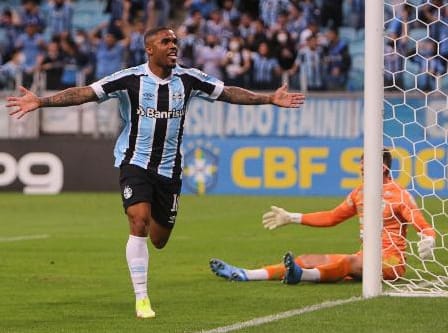 [OPINIÃO] É um bem o Grêmio se livrar do Douglas Costa