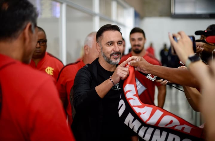 Vítor Pereira chega ao Rio para iniciar os trabalhos no Flamengo