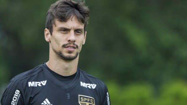 Flamengo fecha com Rodrigo Caio até 2023