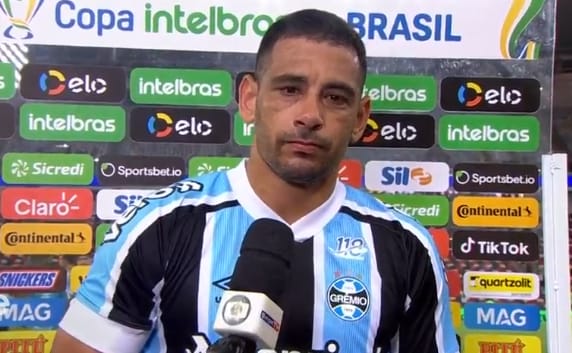 Diego Souza elogia atuação do Grêmio e projeta duelo contra o Flamengo no Brasileirão