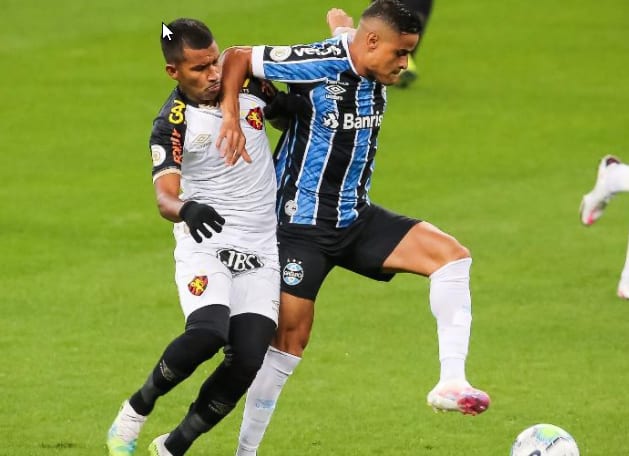 Escalação do Grêmio: Everton pode ir na direita em novo quarteto leve