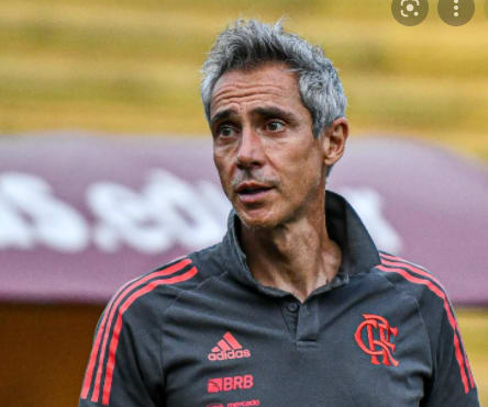 OPINIÃO: Paulo Sousa tem mais a perder e mais a ganhar em Galo x Fla