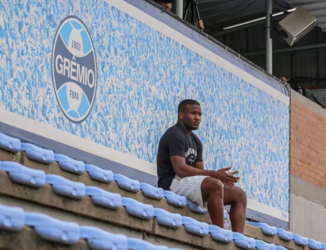 Atacante do Grêmio entra no radar do Sport, mas clube descarta negociação