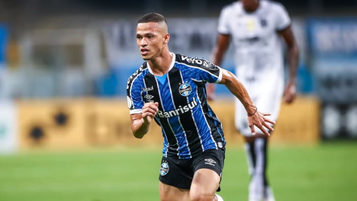 Após perder Thaciano, Bahia tenta levar volante do Grêmio como reposição