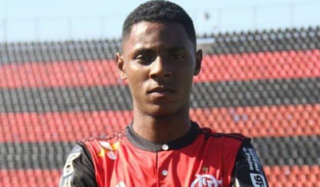 Médico do Flamengo comenta recuperação de Jhonata Ventura